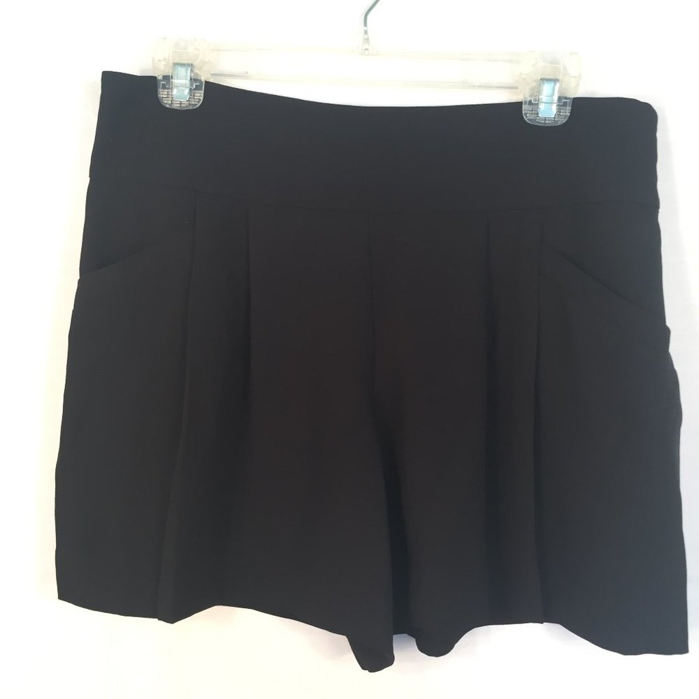 Loft Pleated Shorts